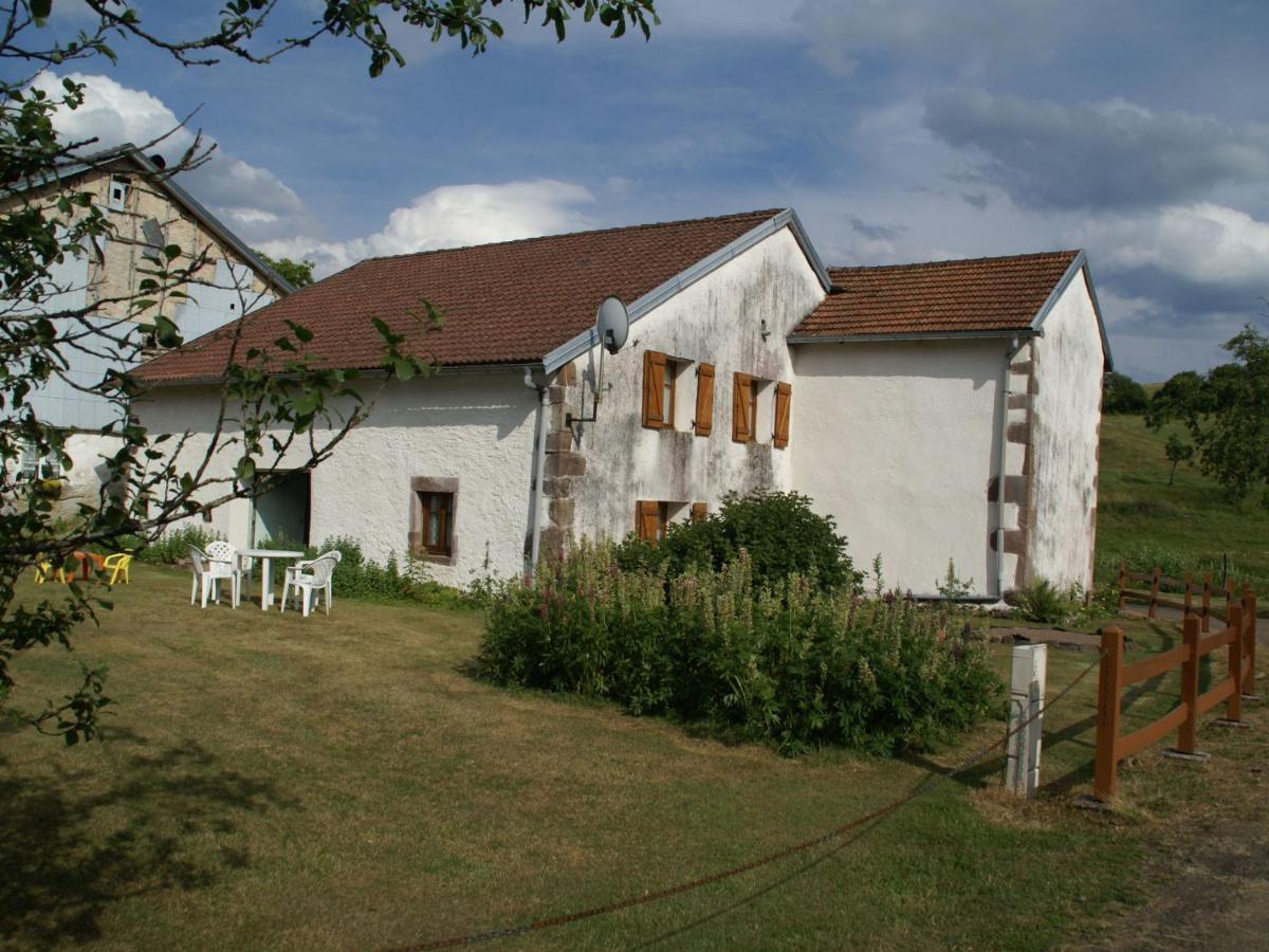 Spacious Holiday Home Near The Forest Esmoulieres Bagian luar foto