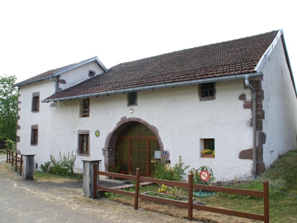 Spacious Holiday Home Near The Forest Esmoulieres Ruang foto