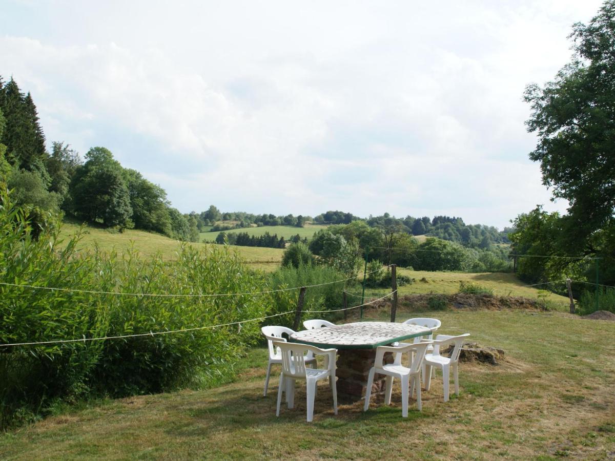 Spacious Holiday Home Near The Forest Esmoulieres Ruang foto